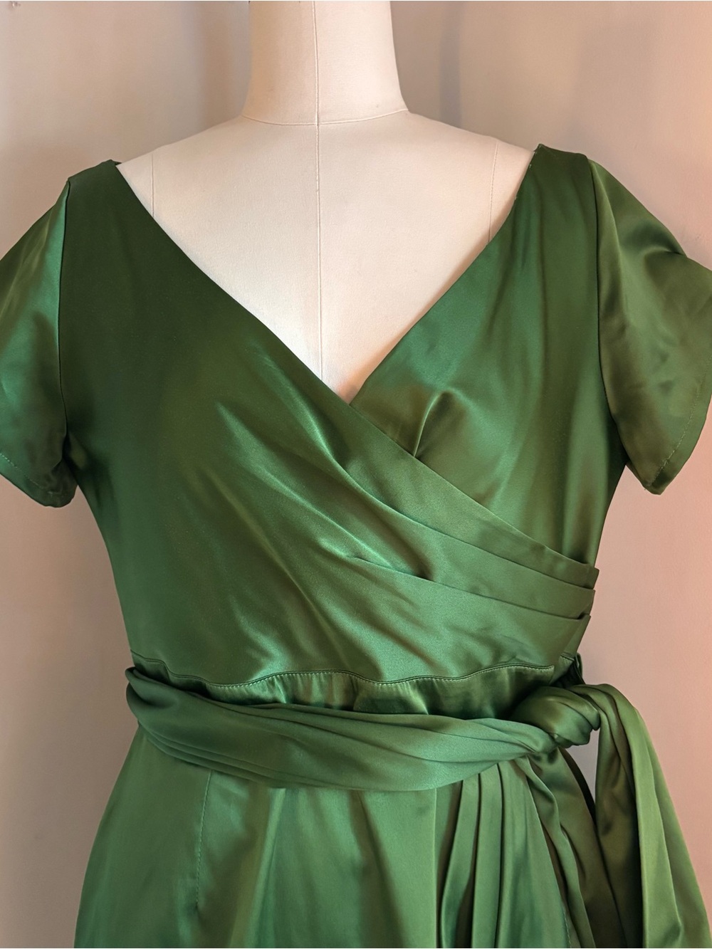 Pinup Couture Clothing emerald green sarong dress - Picture 3 of 9